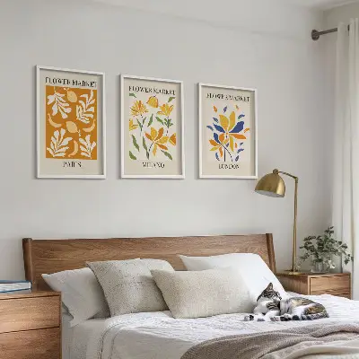 Set van wanddecoratie schilderijen met bloemenprints van Parijs, Milaan en Londen