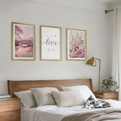 Fotowand met een motief van een brug met bloemen