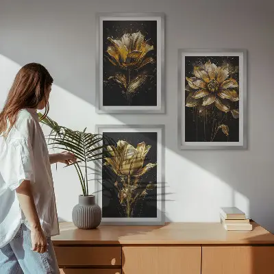 Fotowand met gele bloemen op een donkere achtergrond