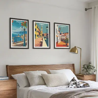Wanddecoratieset met schilderijen vintage illustraties van steden