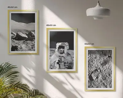 Set wanddecoratie met schilderijen met afbeeldingen van NASA, de maan en een astronaut