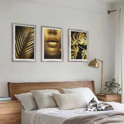 Fotowand met palma, monstera en uitsnede van een vrouw