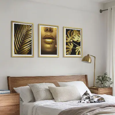 Fotowand met palma, monstera en uitsnede van een vrouw