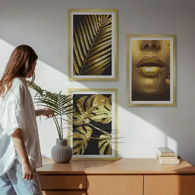 Fotowand met palma, monstera en uitsnede van een vrouw