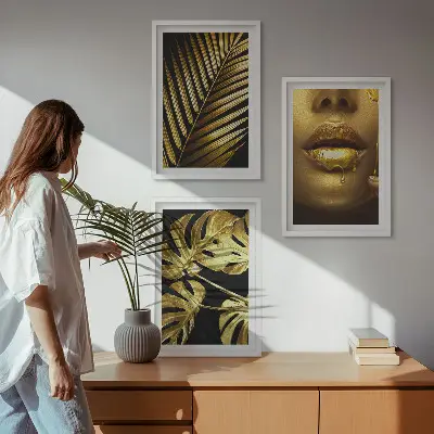 Fotowand met palma, monstera en uitsnede van een vrouw
