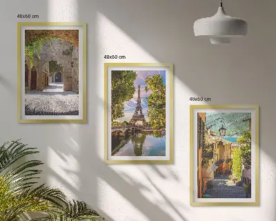 Wanddecoratie set schilderijen met architectuur van de Eiffeltoren in smalle straatjes