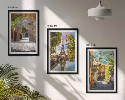 Wanddecoratie set schilderijen met architectuur van de Eiffeltoren in smalle straatjes