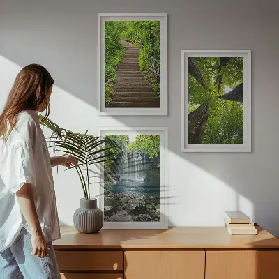 Fotowand met een bospad bij een waterval en weelderige vegetatie
