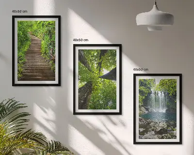 Fotowand met een bospad bij een waterval en weelderige vegetatie