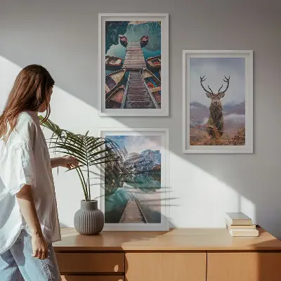 Wanddecoratieset schilderijen met een meer met boten en bergen