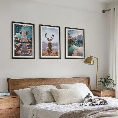 Wanddecoratieset schilderijen met een meer met boten en bergen
