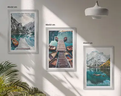 Fotowand met een meer met steigers en bergen