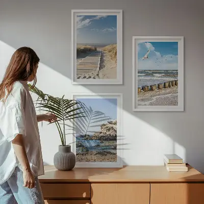 Set wanddecoratie met schilderijen houten strandpad bij de kliffen