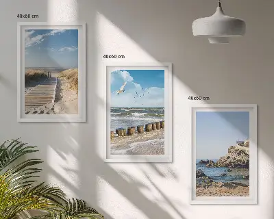 Set wanddecoratie met schilderijen houten strandpad bij de kliffen