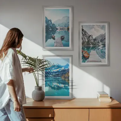 Wanddecoratieset schilderijen met bergmeer en reflectie van boten