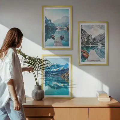 Wanddecoratieset schilderijen met bergmeer en reflectie van boten