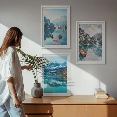Wanddecoratieset schilderijen met bergmeer en reflectie van boten
