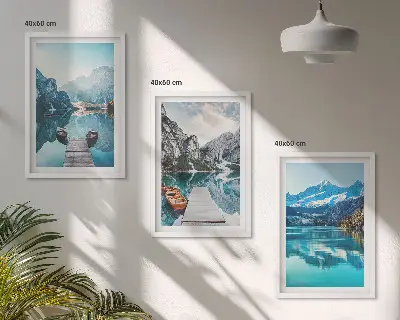 Wanddecoratieset schilderijen met bergmeer en reflectie van boten