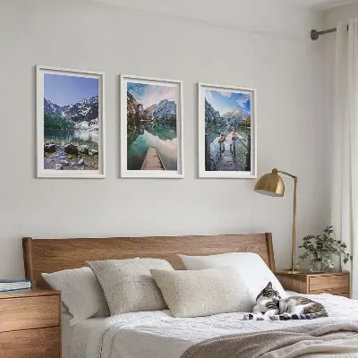 Wanddecoratieset schilderijen met bergen, meren en houten steigers