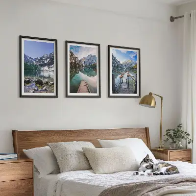 Wanddecoratieset schilderijen met bergen, meren en houten steigers