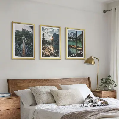Fotowand met een landschap van een brug, meer, boten en bergen