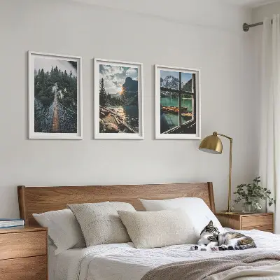 Fotowand met een landschap van een brug, meer, boten en bergen