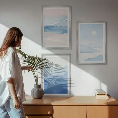 Wanddecoratieset schilderijen met aquarel van blauwe en roze bergen