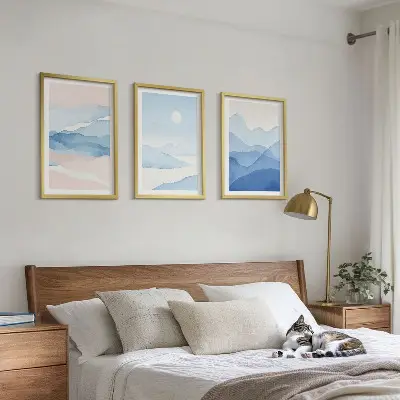 Wanddecoratieset schilderijen met aquarel van blauwe en roze bergen
