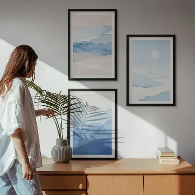 Wanddecoratieset schilderijen met aquarel van blauwe en roze bergen