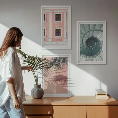 Set wanddecoratie met schilderijen pastelkleurige architecturale spiralen