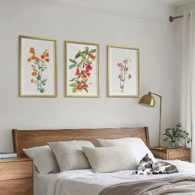 Wanddecoratieset met schilderijen met vintage bloemen in retrostijl