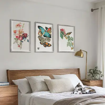 Wanddecoratieset schilderijen met bloemen, vlinders en vogels in pastelkleuren