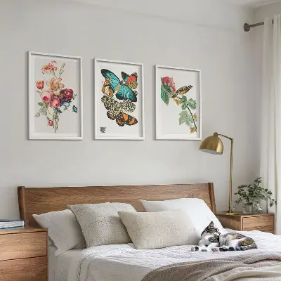 Wanddecoratieset schilderijen met bloemen, vlinders en vogels in pastelkleuren