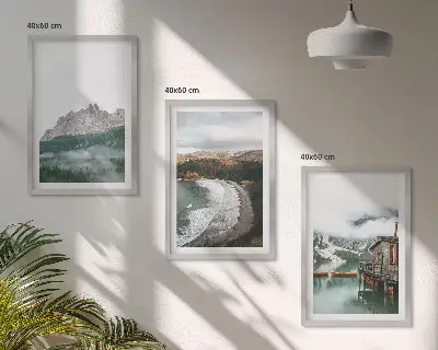 Fotowand met bergstrand bij een houten huis