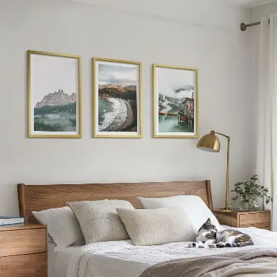 Fotowand met bergstrand bij een houten huis