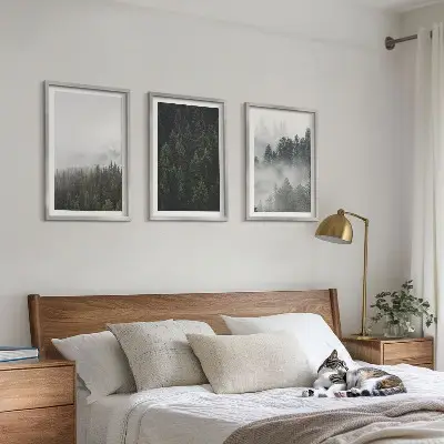 Wanddecoratieset met schilderijen groene bossen met mist in de natuur