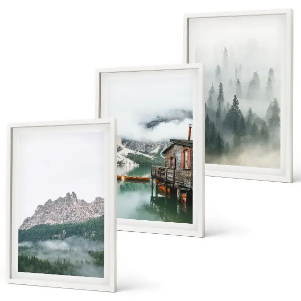 Wanddecoratieset met schilderijen landschap met bergen, meer, hut en mist