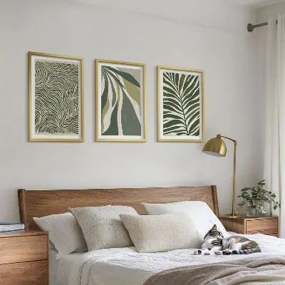 Wanddecoratie set schilderijen met golvende lijnen in groentinten