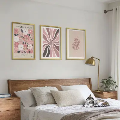 Fotowand met bloemmotieven, bladeren en geometrische vormen
