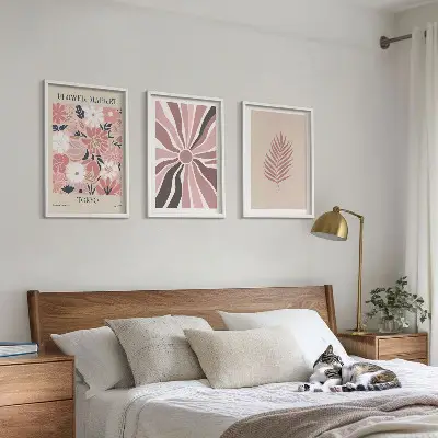 Fotowand met bloemmotieven, bladeren en geometrische vormen