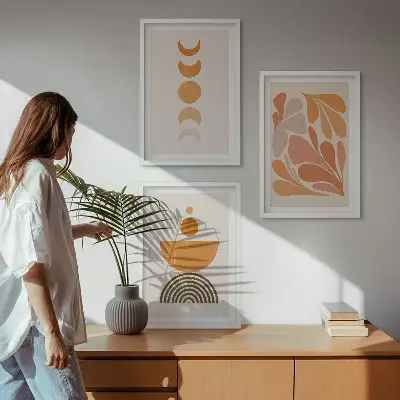 Set wanddecoratie met schilderijen abstracte oranje vormen