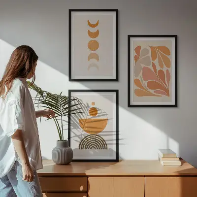 Set wanddecoratie met schilderijen abstracte oranje vormen