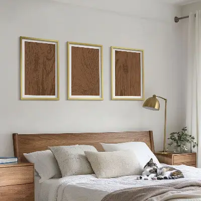Set wanddecoratie met schilderijen minimalistische houten schorsstructuur