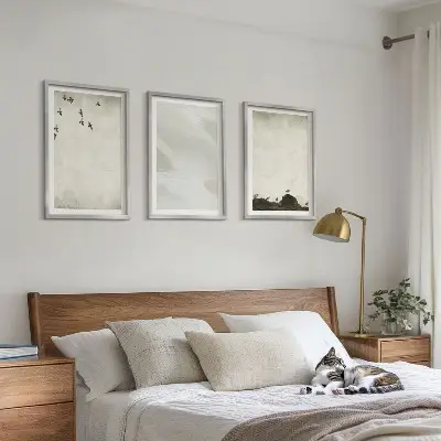 Wanddecoratieset met schilderijen vogels tussen rotsen met penseelstreken
