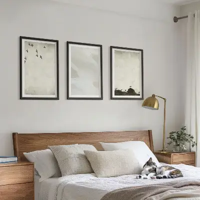 Wanddecoratieset met schilderijen vogels tussen rotsen met penseelstreken