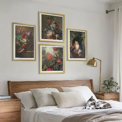 Set van posters met lijst met vintage afbeeldingen van bloemen, katten en planten