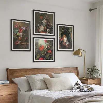 Set van posters met lijst met vintage afbeeldingen van bloemen, katten en planten