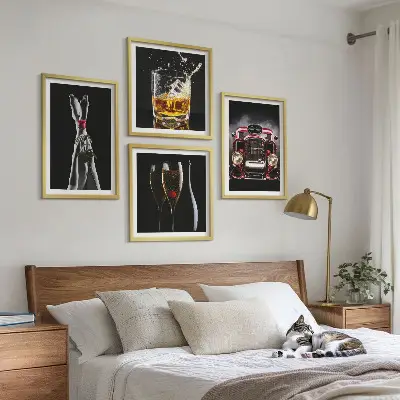 Posterset met lijsten vrouwenbenen met roze auto en wijn