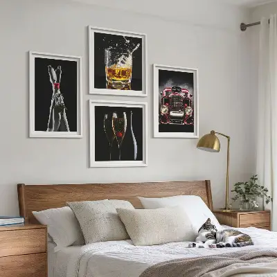 Posterset met lijsten vrouwenbenen met roze auto en wijn