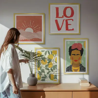 Set posters met lijst met afbeeldingen van citroenen, een inscriptie over liefde en een landschap in Frida Kahlo stijl